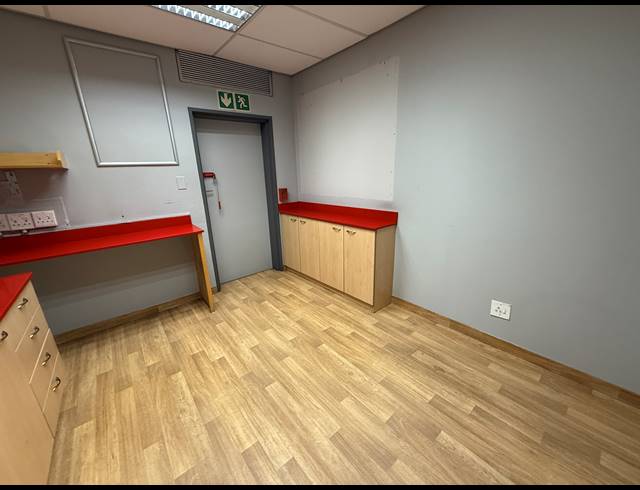 688M² OFFICE TO LET IN PARKTOWN